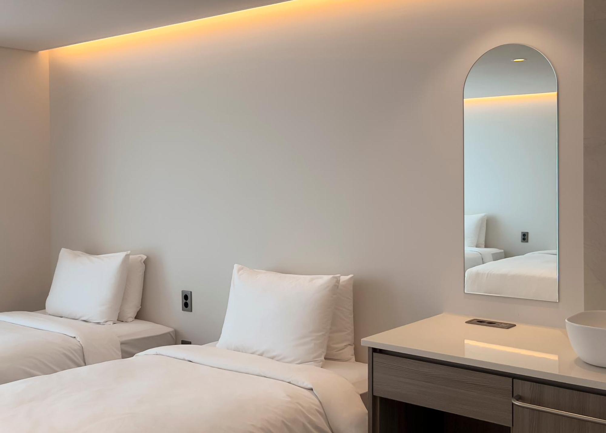 Ocean Suites Jeju Hotel Room photo