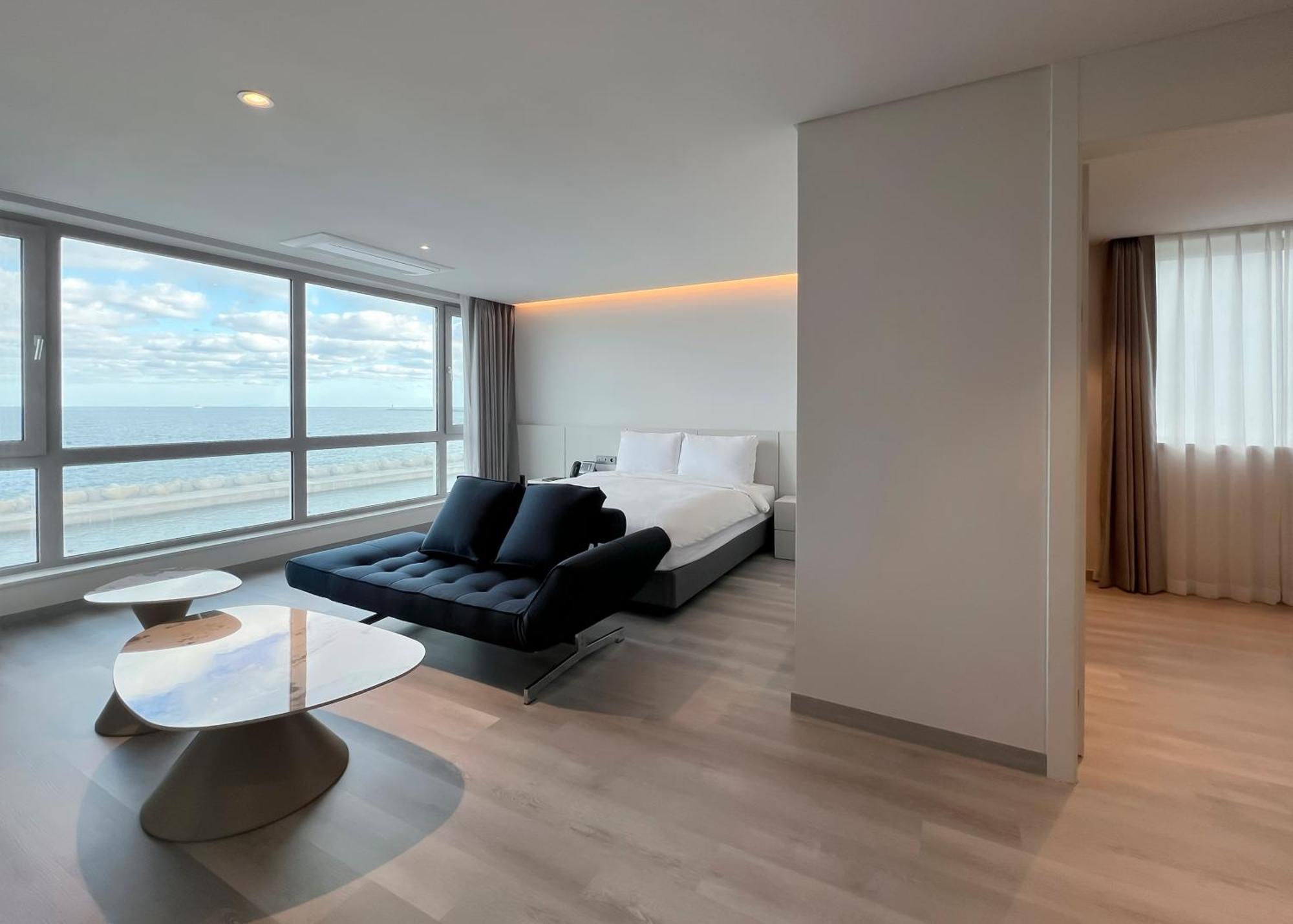 Ocean Suites Jeju Hotel Exterior photo